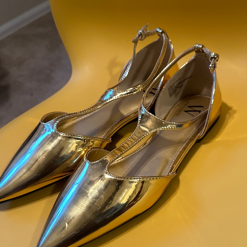 Worthington T-Strap pointed toe flats ( metallic gold) - Picture 3 of 5